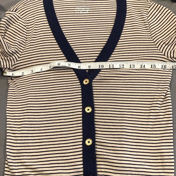 2/$30 💙 J Crew perfect fit cardigan 💙 small 💙 navy cream stripes - Picture 7 of 7